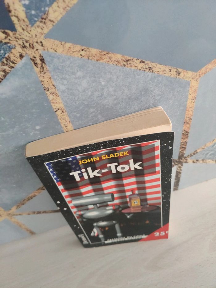 Livre poche science fiction Tiktok Sladek présence du futur - photo numéro 2