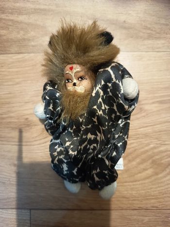 Plusieurs clown et figurine 