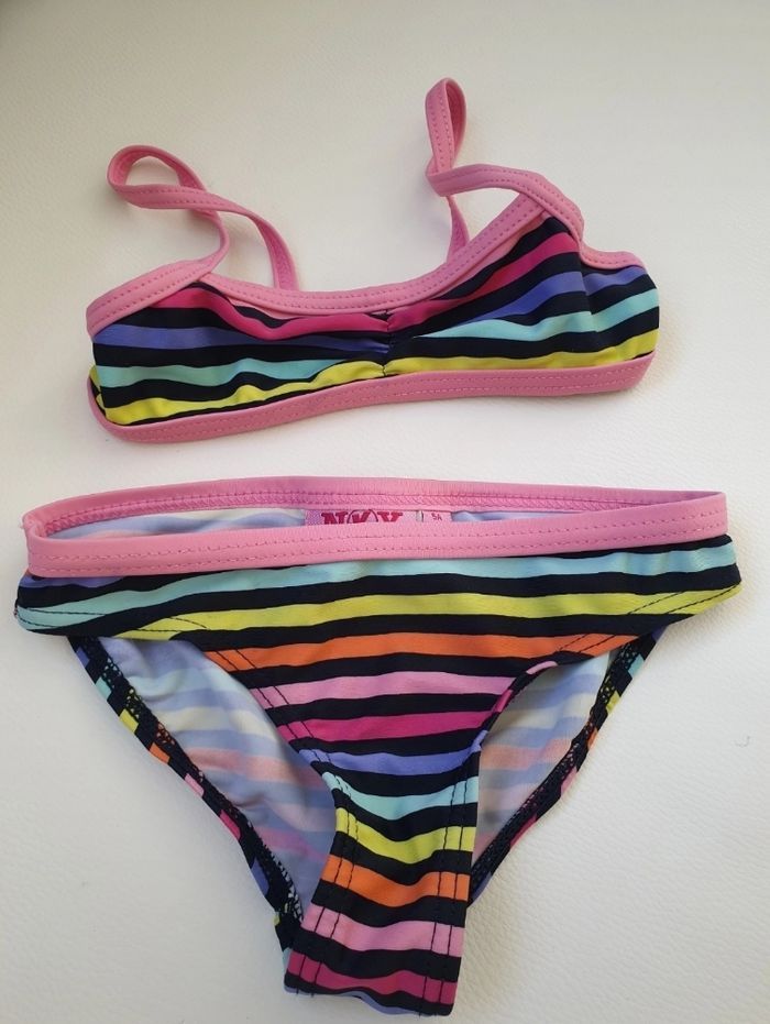 Maillot de bain en très bon état taille 5ans