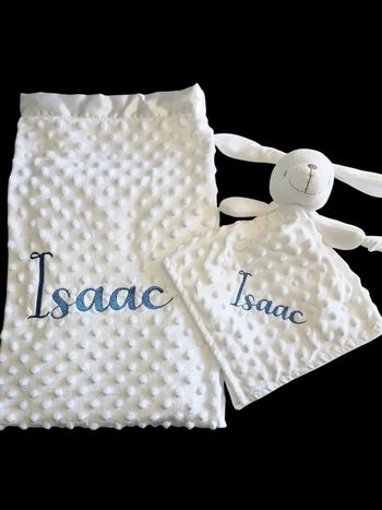 Couverture accompagné de son doudou