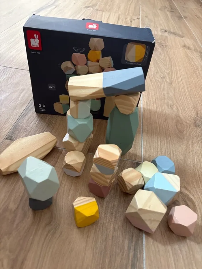 Rochers en bois à empiler - photo numéro 2