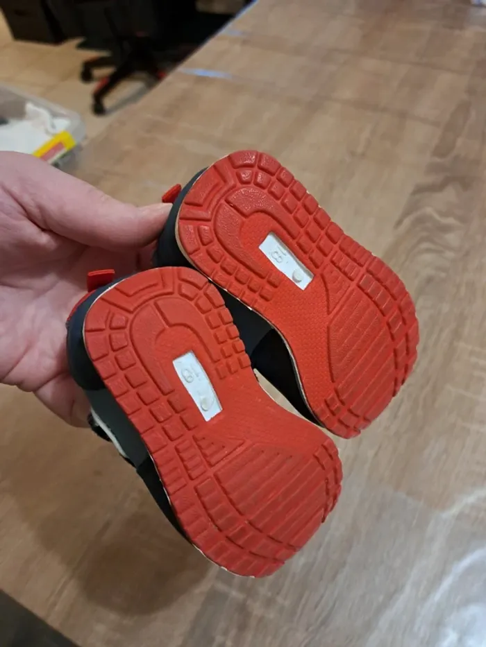 Baskets In Extenso grise et rouge taille 18 - photo numéro 6