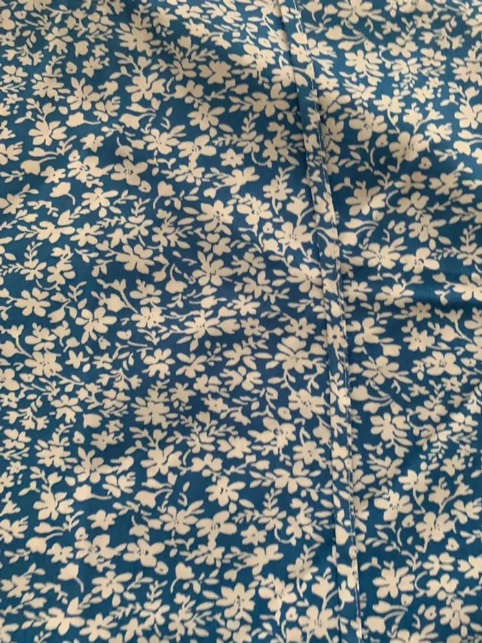 Blouse bleue à fleurs - photo numéro 3