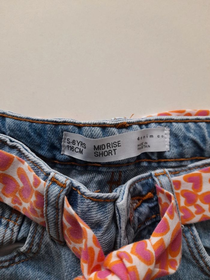 Short en jeans avec ceinture Primark - photo numéro 3
