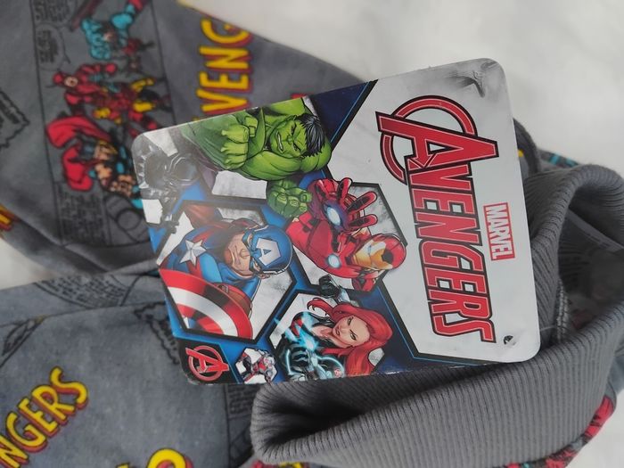 Pantalon jogging Avengers gris neuf ,4 ans - photo numéro 3