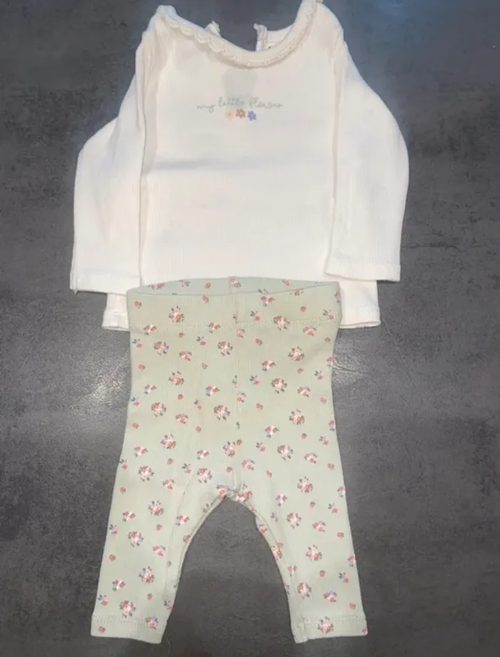 Lot vêtement bébé fille 1mois - photo numéro 2