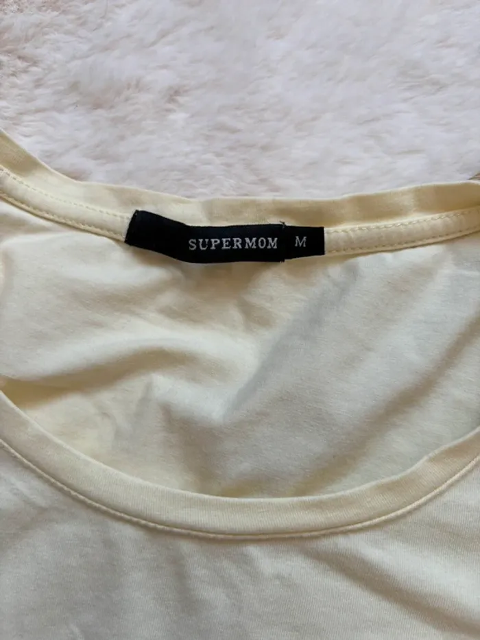T-shirt Supermom jaune - photo numéro 3