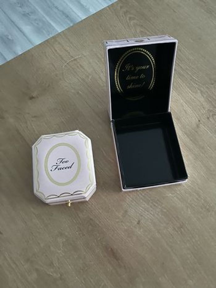 Highlighter en teinte diamond fire - Too faced - photo numéro 3