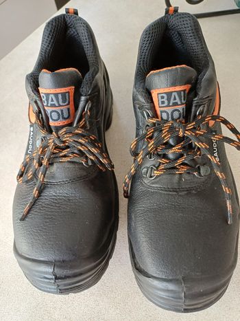 Chaussures de sécurité neuf pointure 39