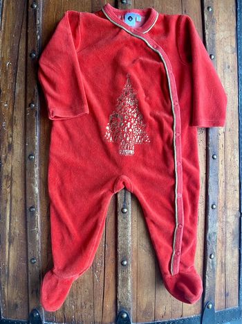Lot de 3 pyjamas (1 pyjama de Noël)6 mois