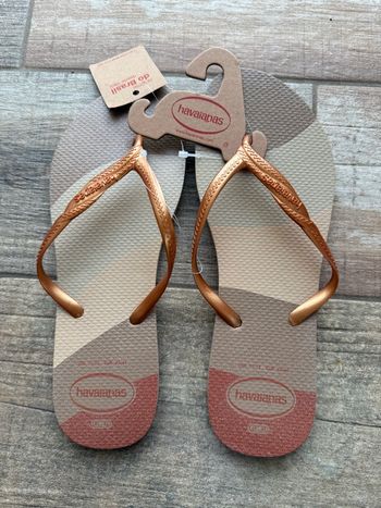 Paire de tongs havaianas femme neuves 41/42