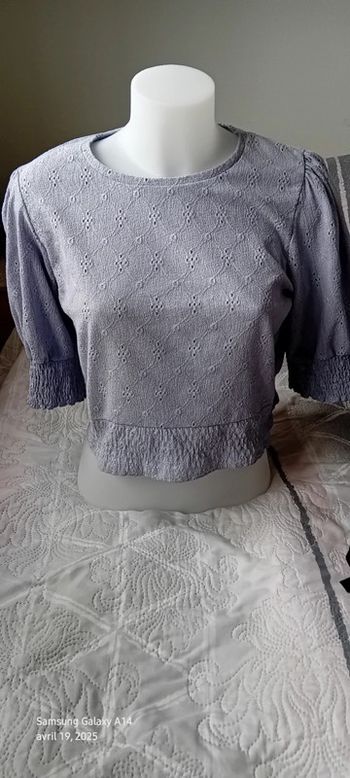 Haut court ajouré motif floral avec smocks  lavande femme M pull & bear