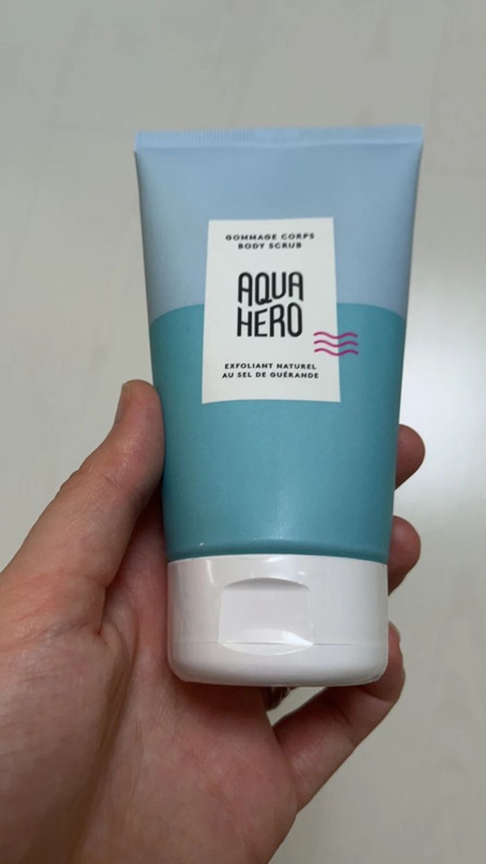 Gommage corps Aqua hero