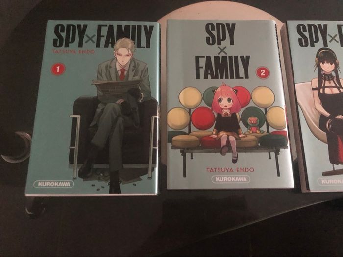 Le lot de 4 manga Spy x family 15€ le lot et l’unité est à 5€ le livre me dire avant achat quel livre vous souhaitez - photo numéro 2