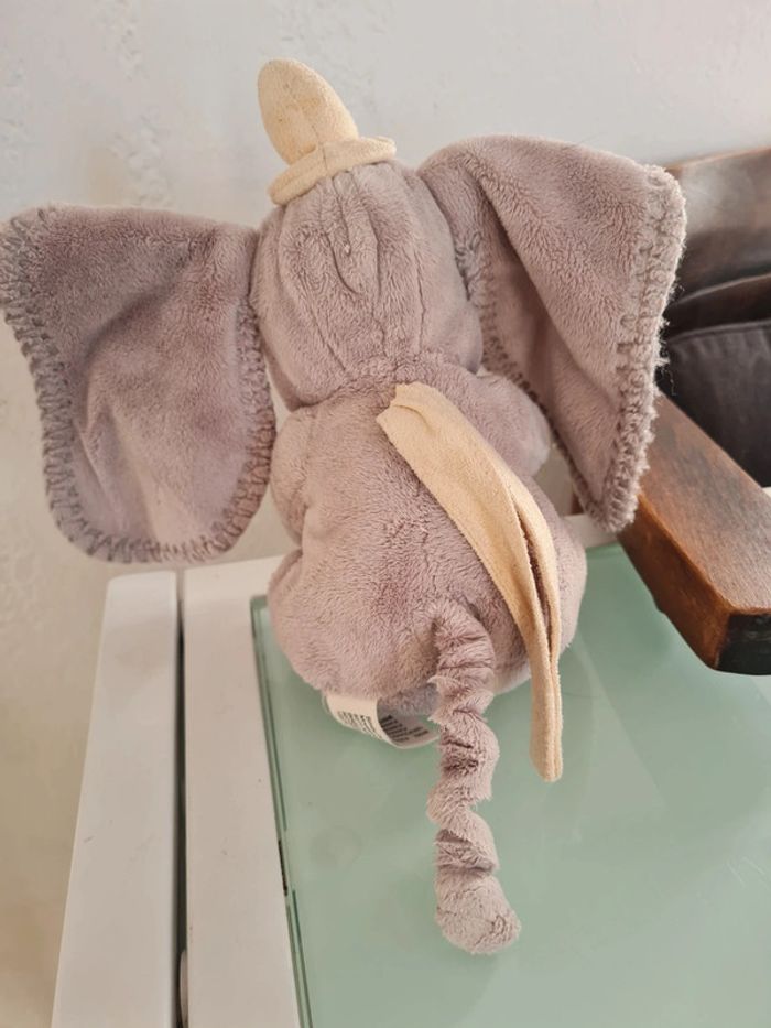 Peluche musicale à accrocher Dumbo disney - photo numéro 3