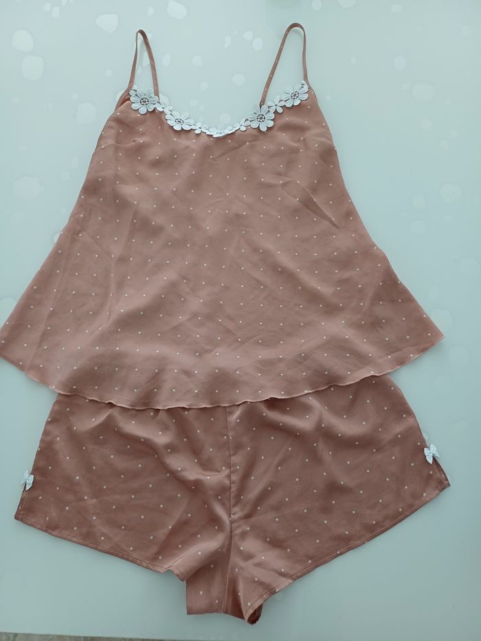 Tenue de nuit neuve taille 42/44