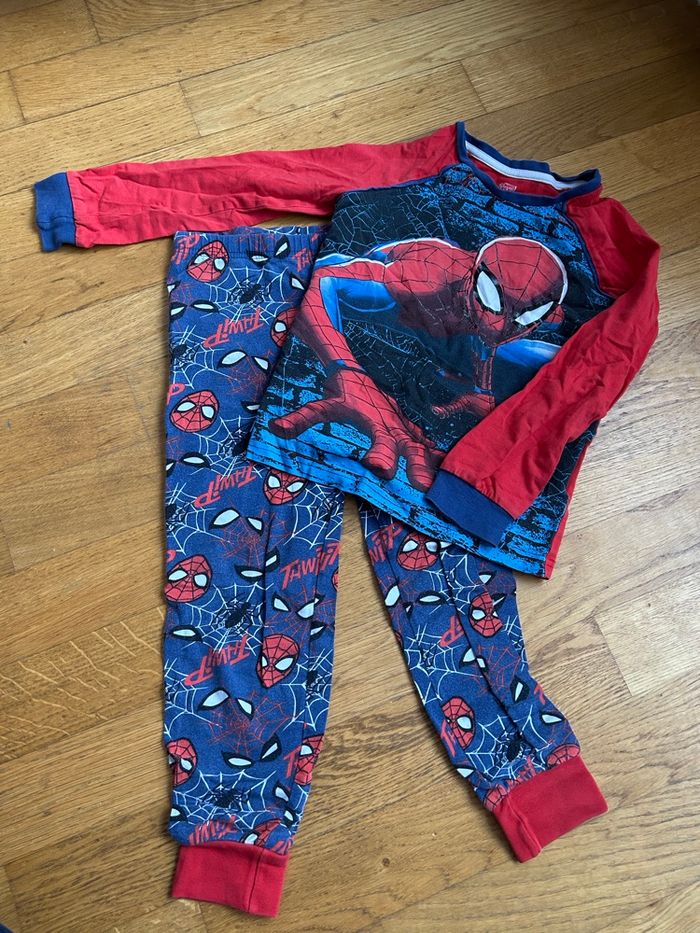 Pyjama Spiderman garçon – Taille 6/7 ans – Bon état