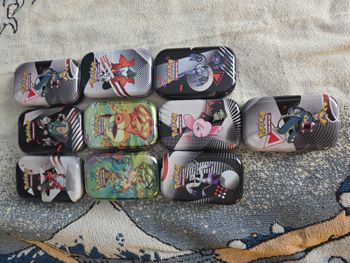 Pokémon Tin Box vides