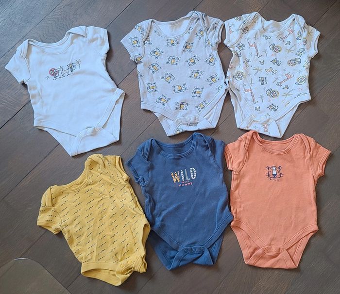 Lot de 6 bodys - photo numéro 2