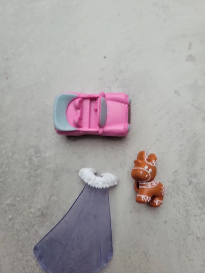 Lot de jouet dinsey voiture breloque cape essai de la reine des neige miniature - photo numéro 4