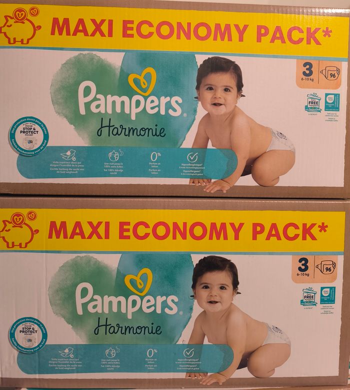 Lot couches Pampers T3