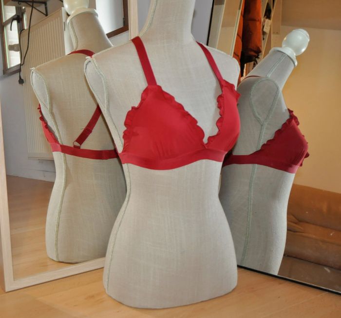 H&M bikini rouge foncé t.XS tb état - photo numéro 3