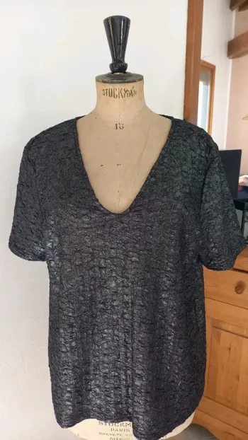 Tee shirt