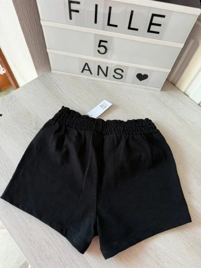 Short 4-5 ans GAP noir neuf - photo numéro 4