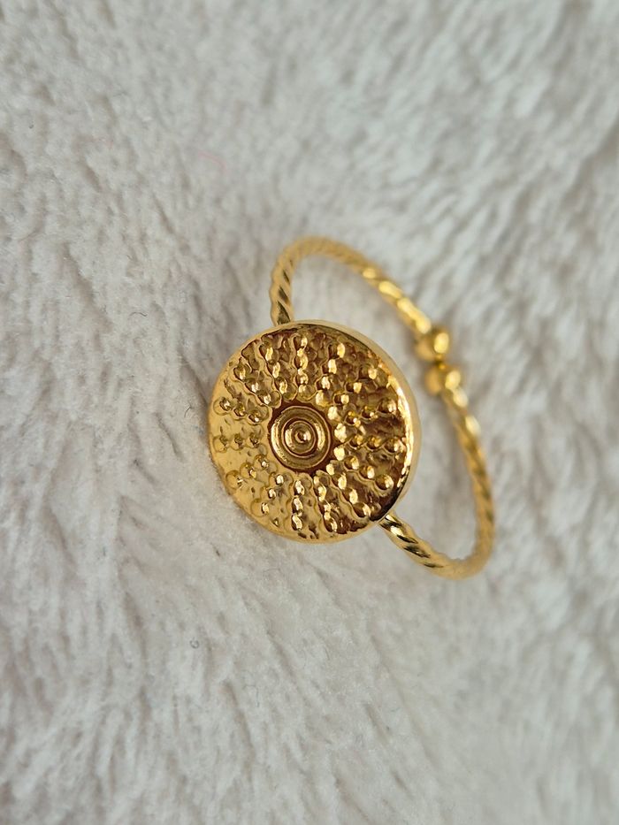 Bague dorée ronde en acier inoxydable