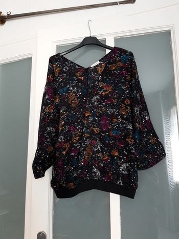 Blouse noir et motifs 40