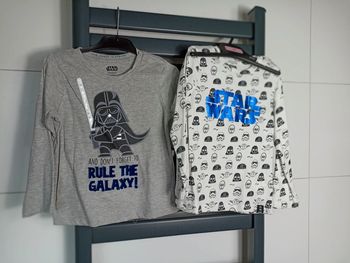 Lot deux t shirt star Wars 36 mois