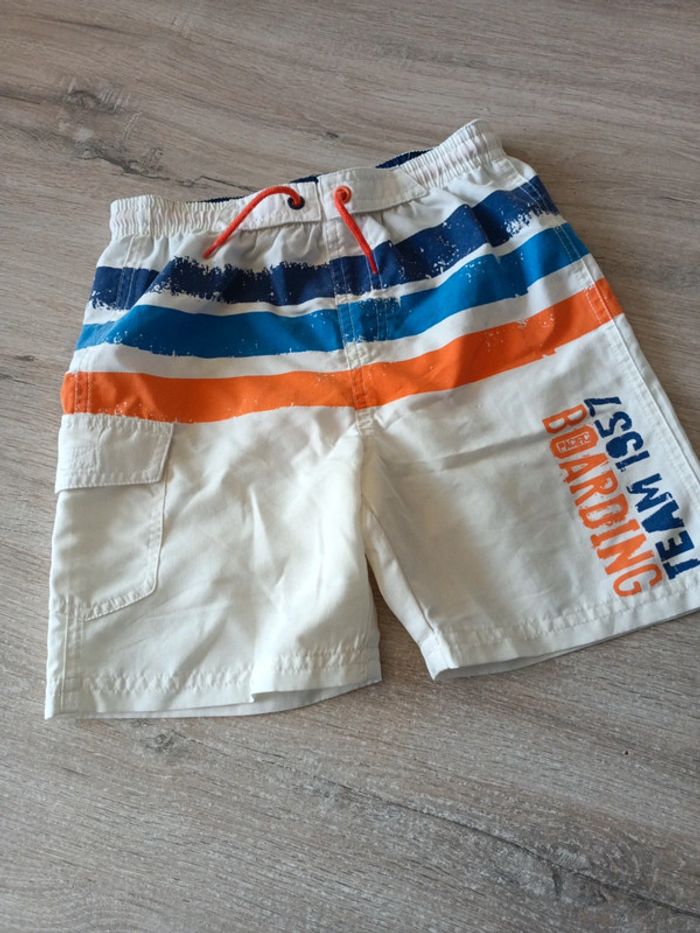 41. Maillot 3pommes 6ans 116 porté 1x