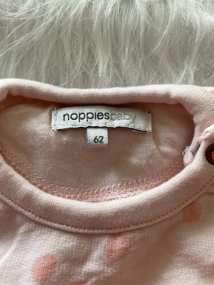 Très jolie pull fin noppies taille 3 mois - photo numéro 2