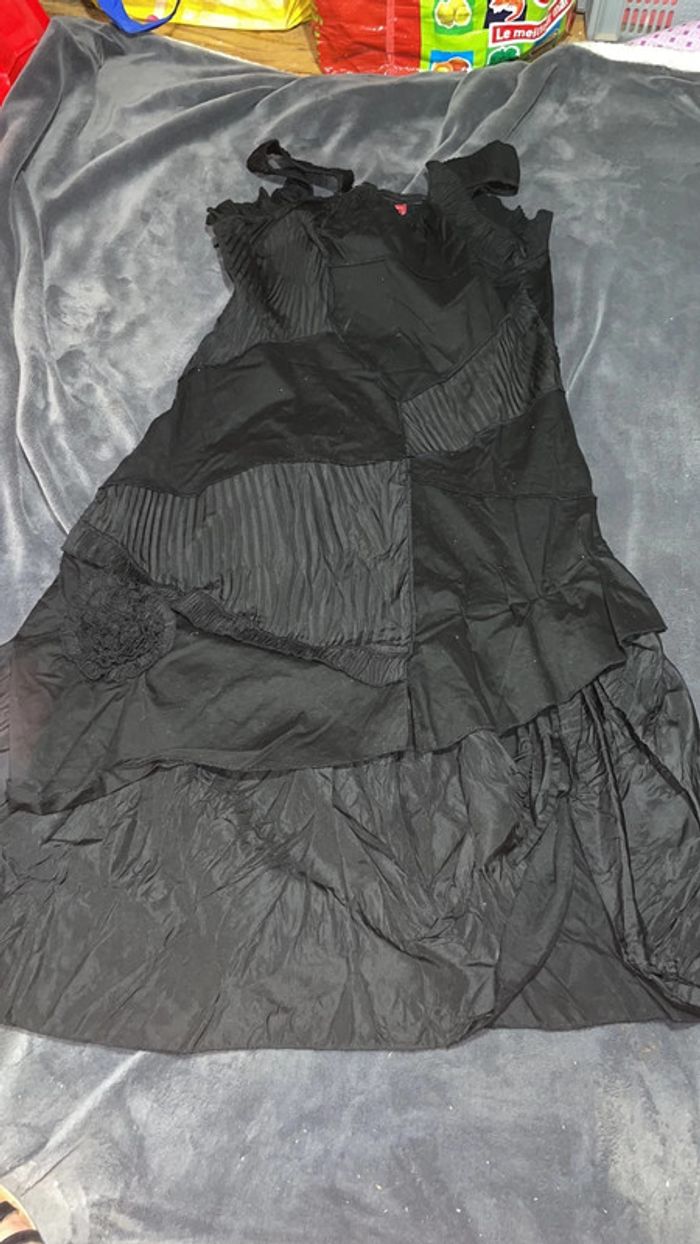 Robe L33 noire taille 3