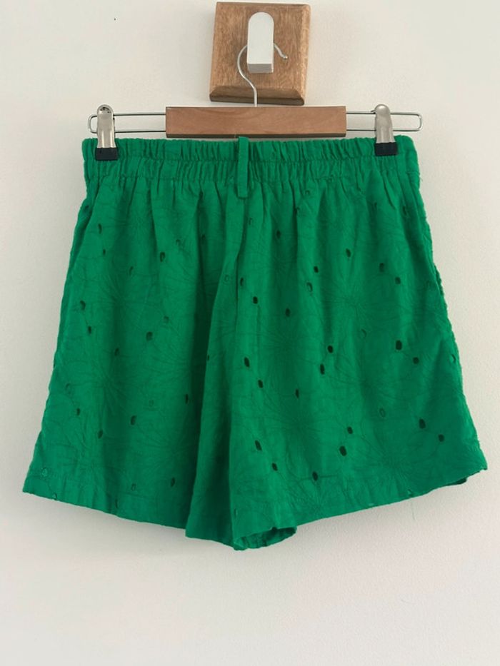 Short vert brodé - photo numéro 4
