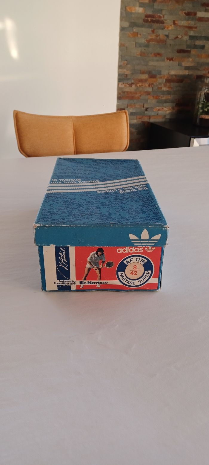 Boîte vide Adidas nastase année 70 très rare