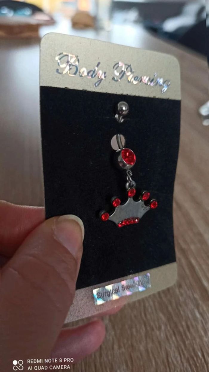 Piercing  couronne argenté rouge - photo numéro 2