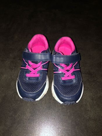 Basket fille taille 23 neuve