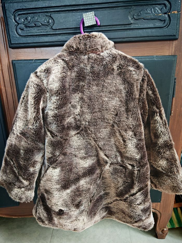 Manteau fausse fourrure long - photo numéro 2