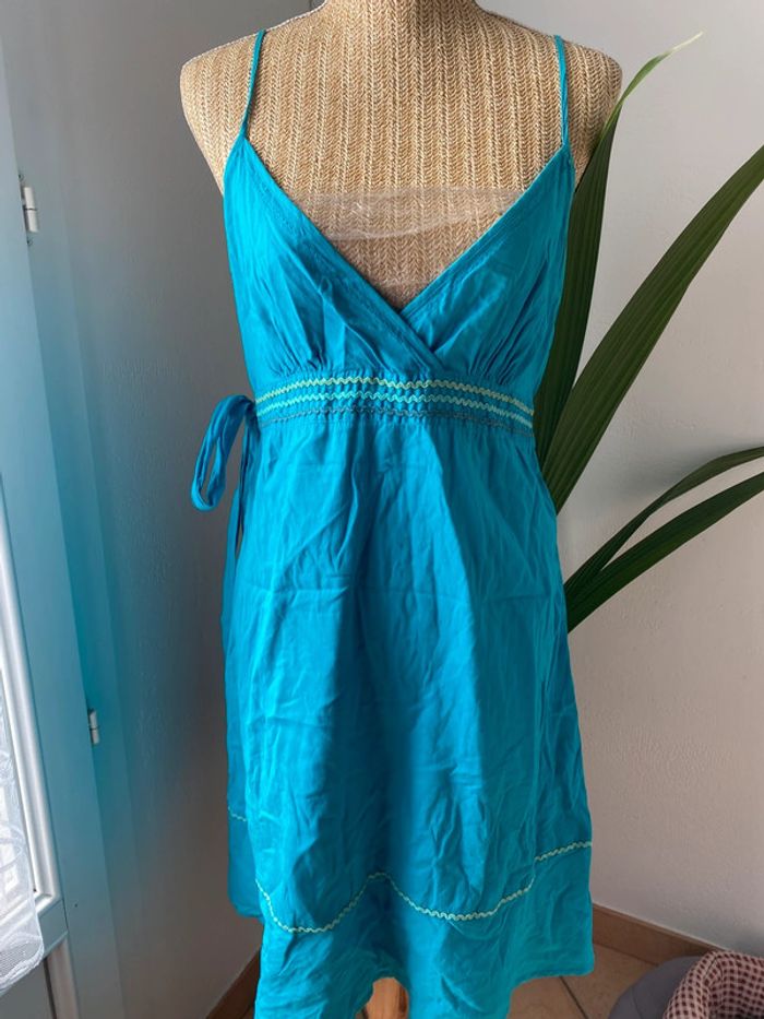 Robe courte à bretelles fines 42