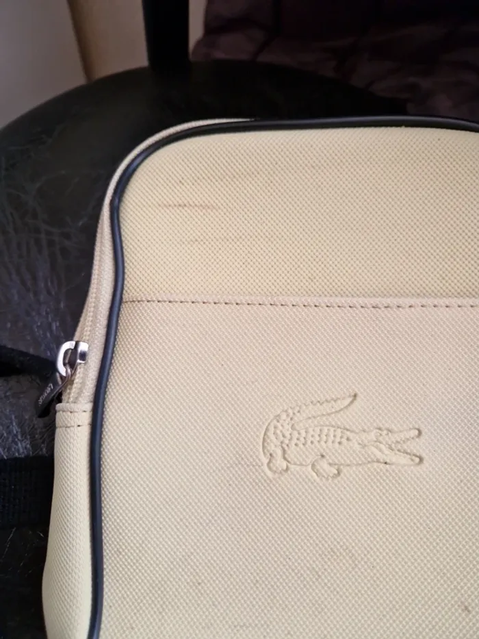 Lacoste - photo numéro 2