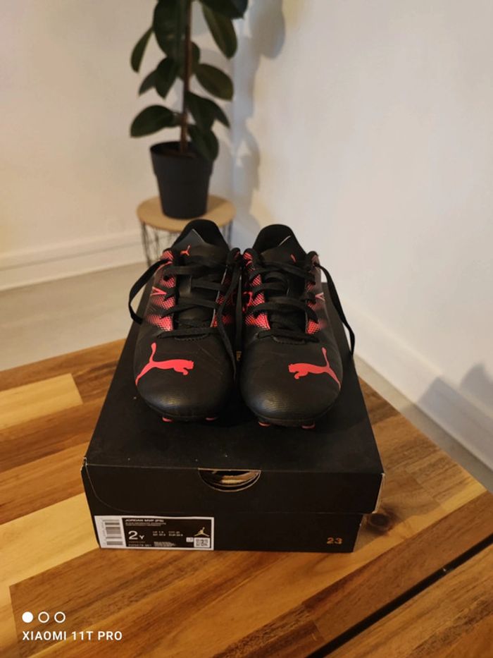 Crampon de foot Puma Taille 33 Noir et Rose - photo numéro 3