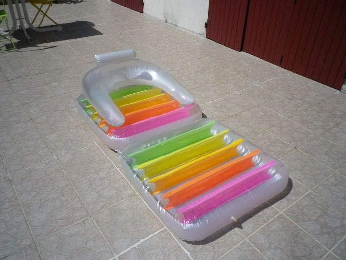 MATELAS PISCINE-MER