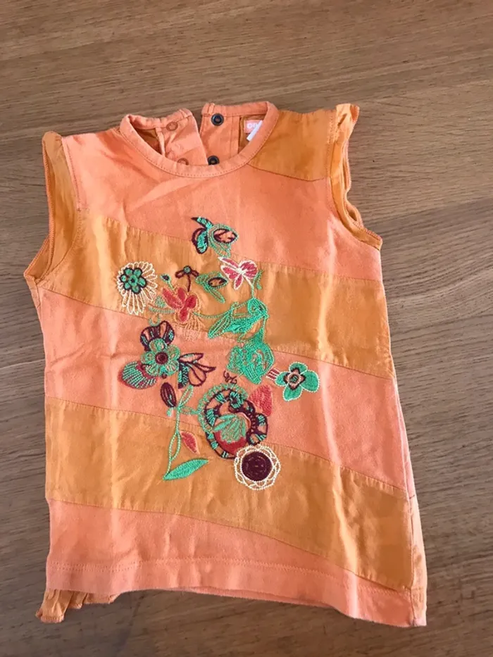 Lot 4 t shirt manches courtes 2 ans - photo numéro 2