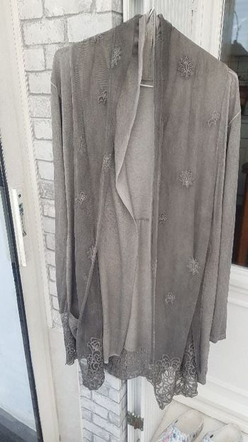 gilet long gris volant