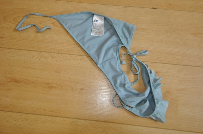 H&M bikini à volants bleu clair t.36/S tb état - photo numéro 8