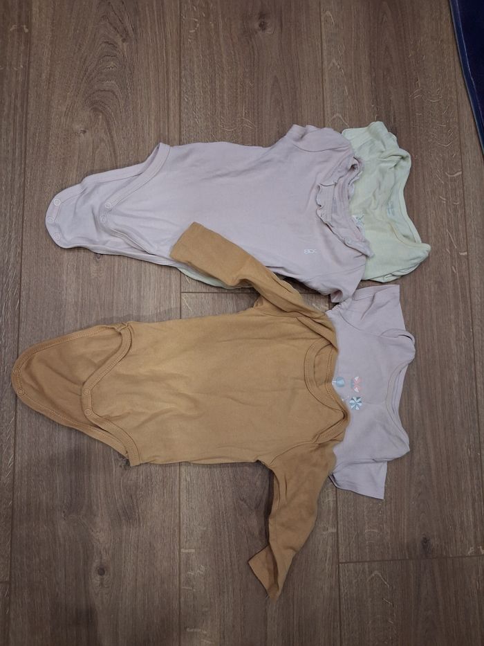 Lot de 11 bodies filles - photo numéro 4