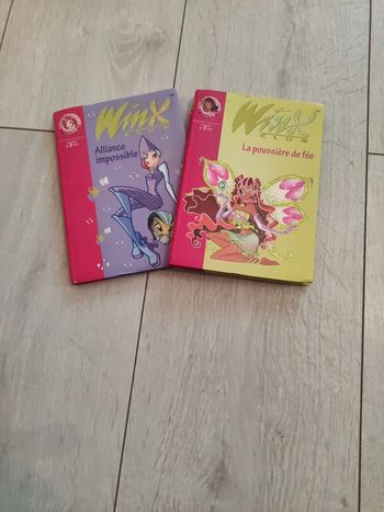 Lot deux livres winx tome 1543 et 1549