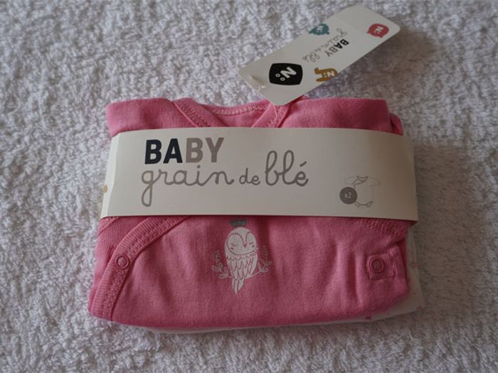 Lot de 2 Bodies MC Grain de blé neufs avec étiquette pour Fille Taille : 1 mois