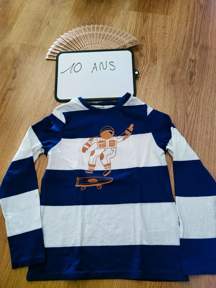 T-shirt manche longue taille 10 ans